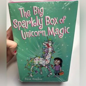 The Big Sparkly Box of Unicorn Magic: Phoebe and‎ Her Unicorn Box Set Volume 1-4